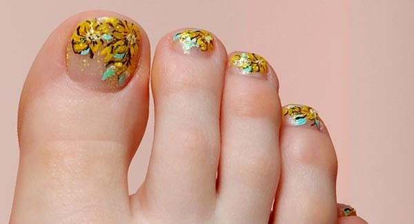 Beautiful-Flower-Motive-in-Yellow-and-Blue-Style-of-Cute-Toe-Nail-Design-Copy