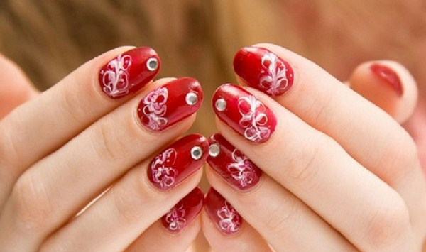 Beautiful-Red-Nail-Designs-on-Finger-Cute-Girl-Copy