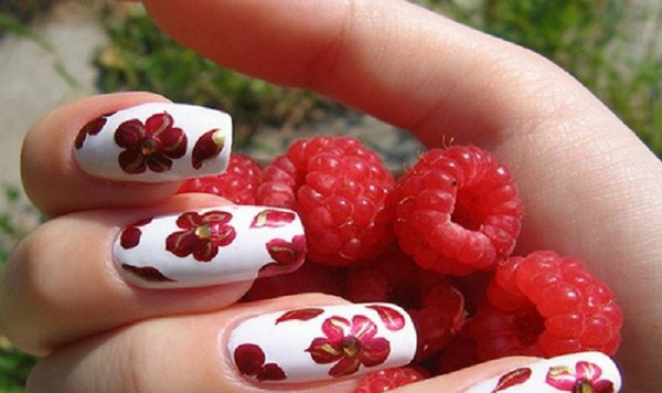 Beautiful-and-Enchanting-Red-Flower-Nail-Designs-Copy
