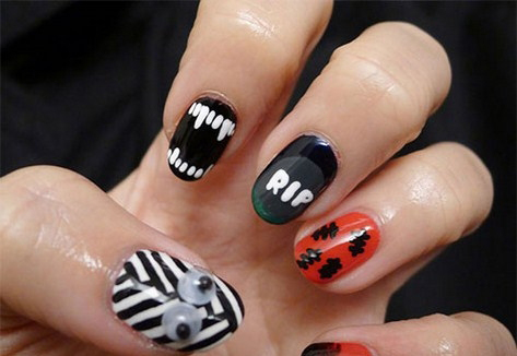 Awesome-Yet-Scary-Halloween-Nail-Art-Designs-Ideas-2013-2014-4-Copy