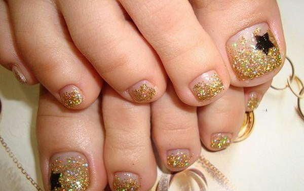 Gold-Gliter-Toe-Nail-Designs-Copy