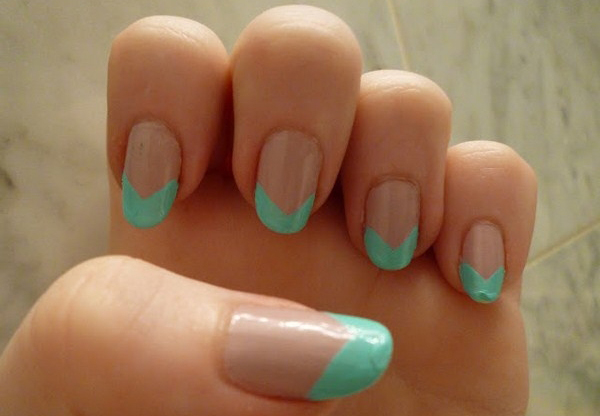 color-blocking-pastels-chevron-print-nails-nail-art-easy-diy-tutorial-manicure-summer-nail-trends-Copy
