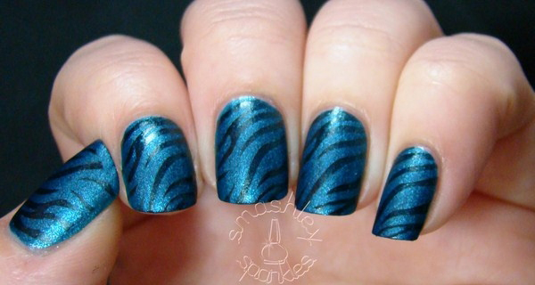 tiger-stripe-nail-art-stamping-pure-ice-blue-midnight-004-Copy
