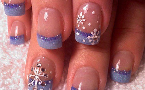 mcx-holiday-nails-blue-snowflakes-lgn-Copy