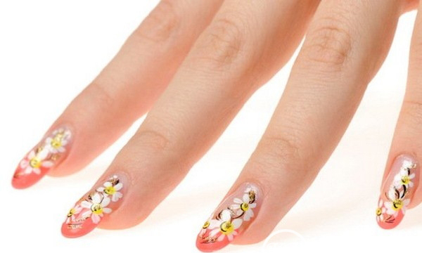 embedded_Nails_With_Floral_Design-Copy