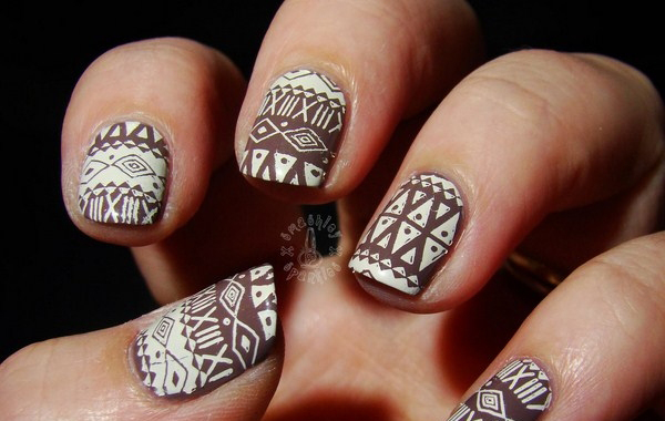 neutral-nail-art-monochromatic-tribal-print-moyou-stamping-002-Copy