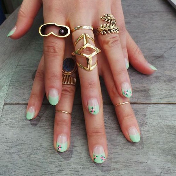 Mint-nail-art-and-chunky-gold-rings-1 (Copy)