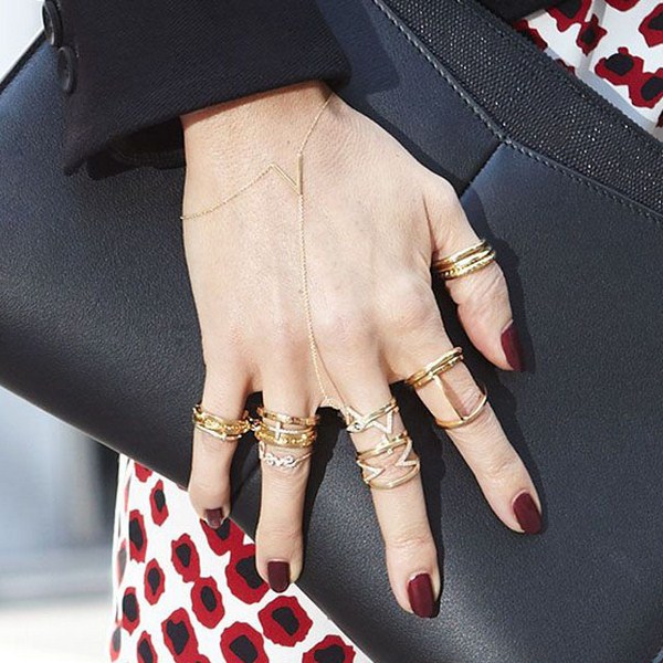 Short-dark-red-nails-and-gold-rings-1 (Copy)