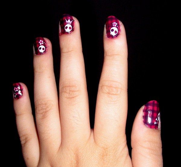 short-nail-trendy-pink-purple-flannels-motif-with-cute-skull-short-nail-art-design-short-nail-art-designs (Copy)