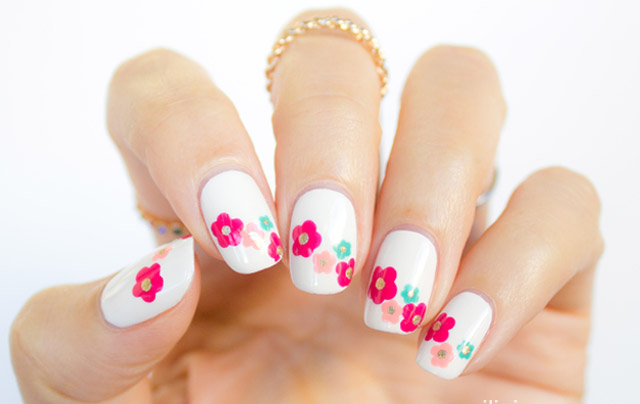 marc-jacobs-daisy-nail-art-how-to3454