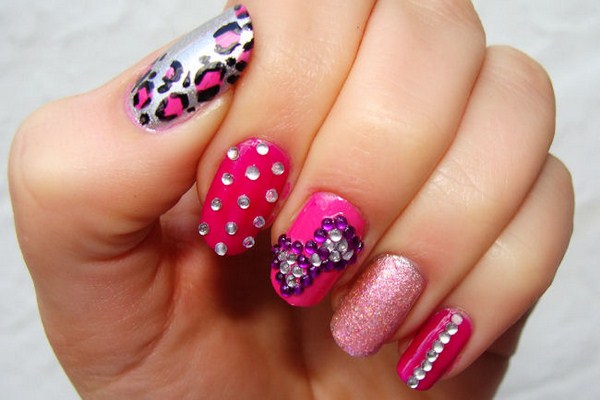 funky-barbie-pink-nails (Copy)