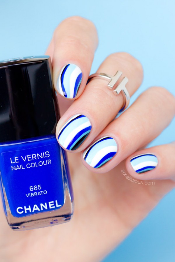 blue-nails-with-chanel-vibrato