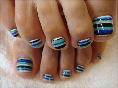 Cute-striped-toe-nail-art-designs