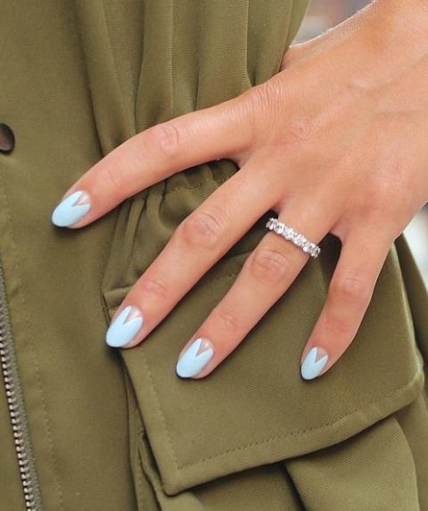 gallery-1443636766-paintbox-nails-pastel-blue