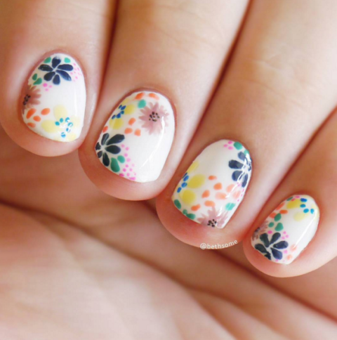 multicolored-flowers-nail-art