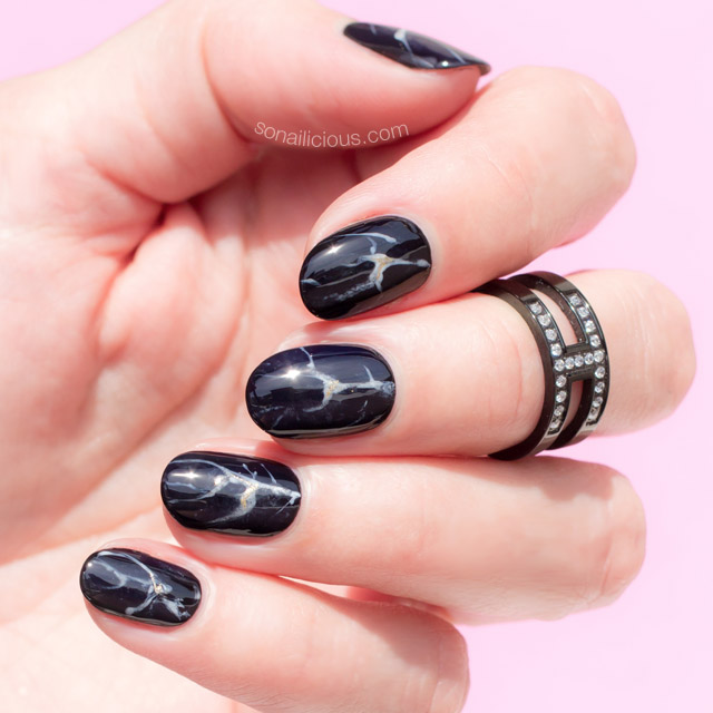 black-marble-nails-2