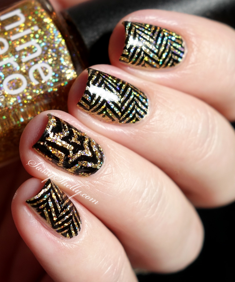 new-years-eve-2015-nail-art-black-and-gold-glitter-3d-it-girl-stamping-and-star-vinlys