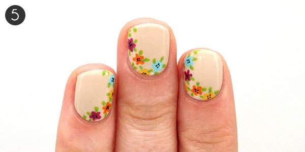 easy-floral-nail-art-try-summer_159216
