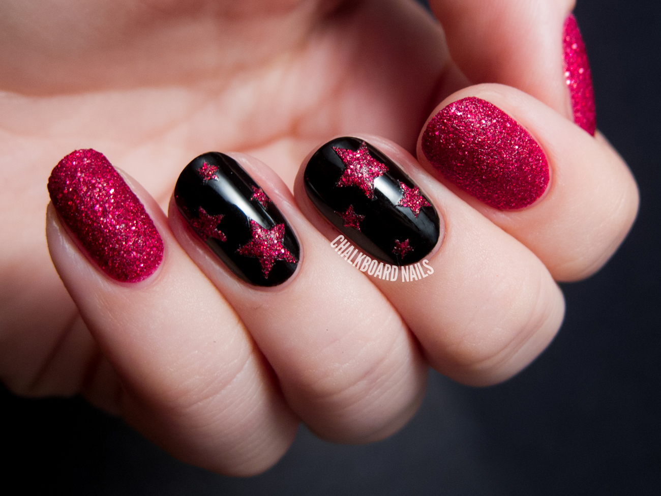 red-textured-stars-nail-art-1