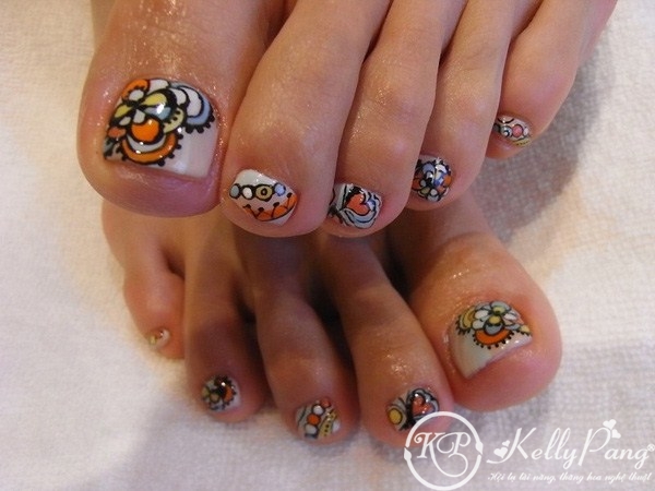 Amazing-Flower-Motive-in-Cute-Toe-Nail-Design-for-Special-Girls (Copy)