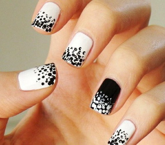 Black-and-White-Water-Nail-Art (Copy)