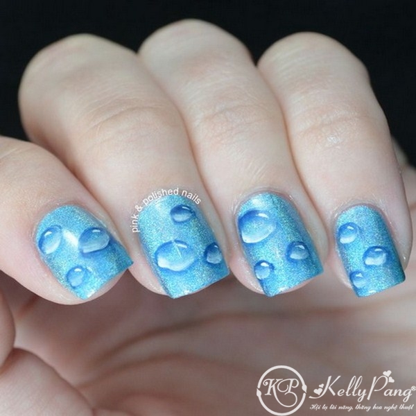 beauty-water-blue-nails (Copy)