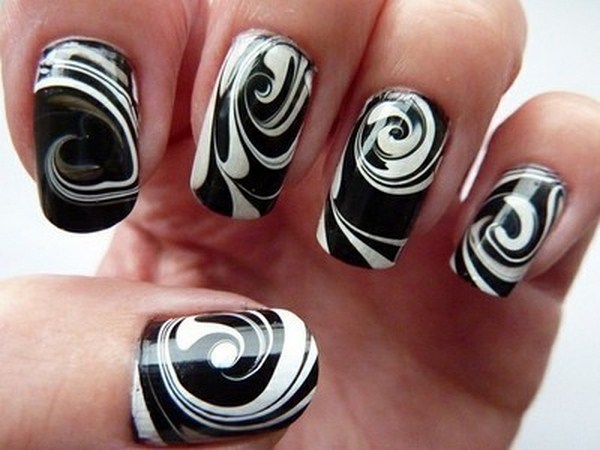 black-and-white-cute-fashion-nails-waves-Favim.com-348801 (Copy)