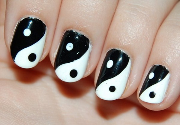 black-and-white-finger-nails-fingernails-nail-polish-nails-Favim.com-214570 (Copy)