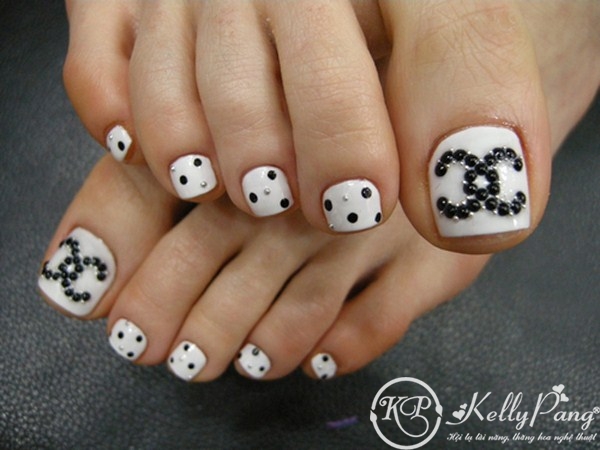 cute-toe-nails-art-designs-pictures-6 (Copy)