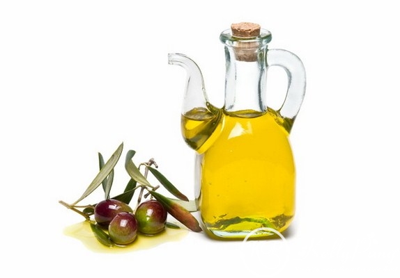 embedded_Olive_Oil_For_Strong_Nails (Copy)