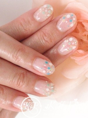 embedded_dotted-nail-art (Copy)