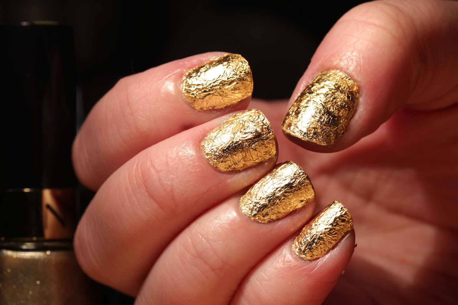 gold leaf nails (10)