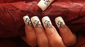 Nail Pháp với  hoa văn sang trọng