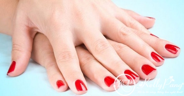 red-nailpolished-hands (Copy)