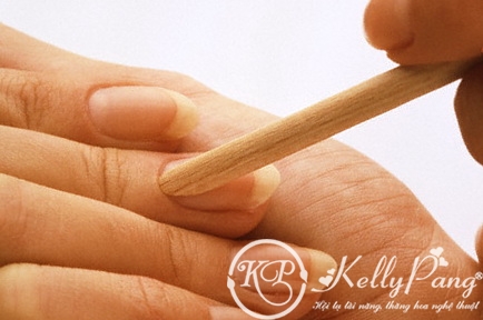 removing-cuticle