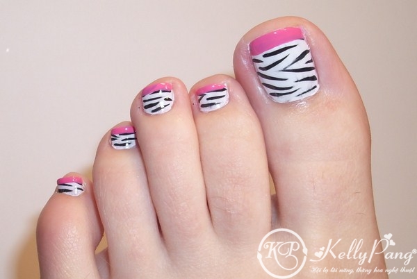 zebra-toe-nails-art-design (Copy)